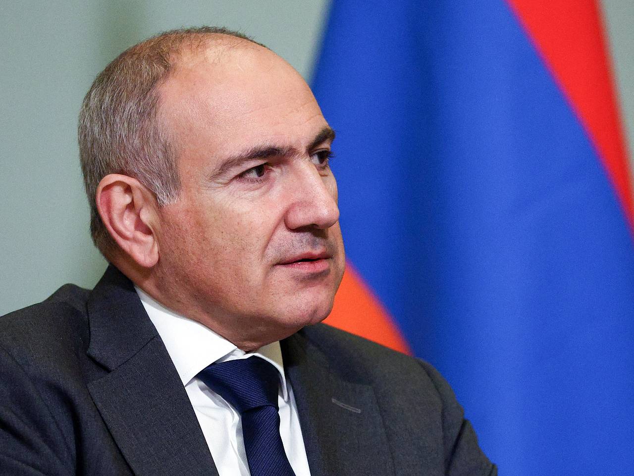 Медведев заявил о желании Пашиняна разорвать отношения с Россией