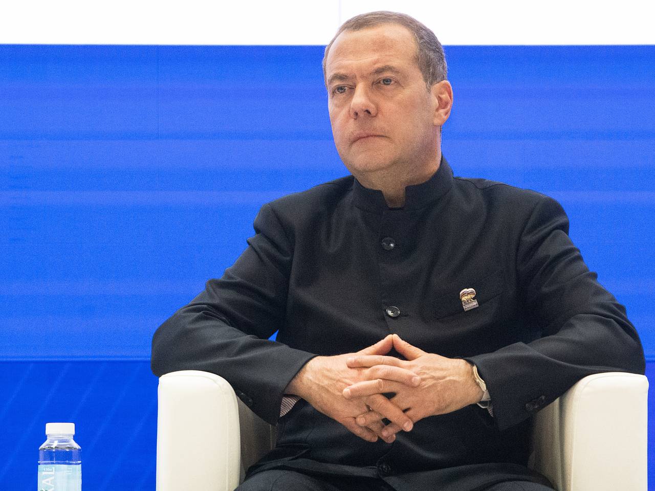 Медведев предложил использовать устав НАТО против Украины