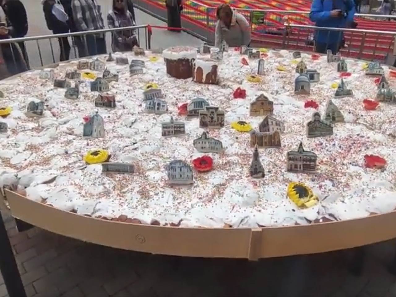 В российском регионе приготовили 600-килограммовую &laquo;Царь-Пасху&raquo;