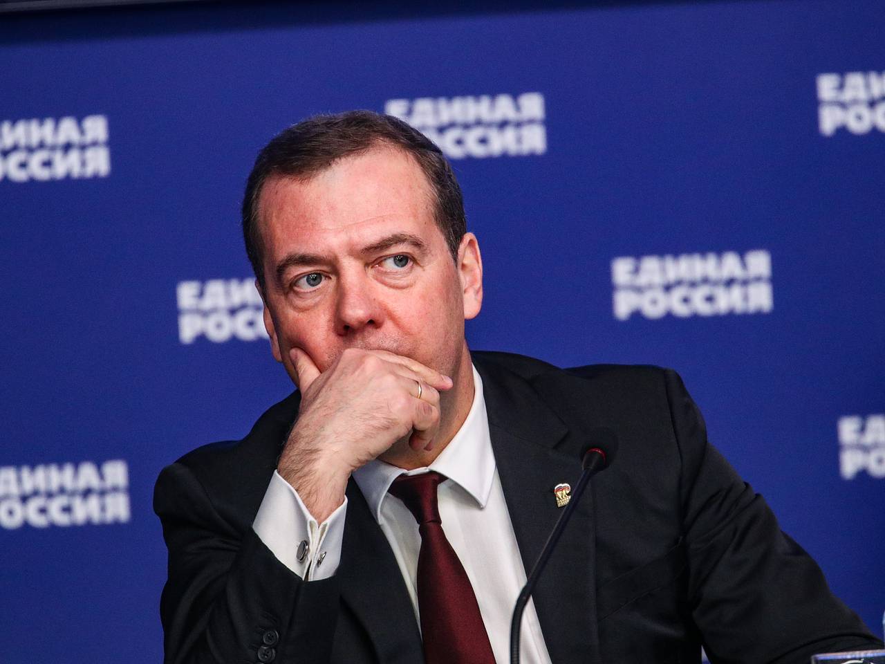 Медведев отреагировал на отказ Евросоюза эвакуировать дипломатов из Киева
