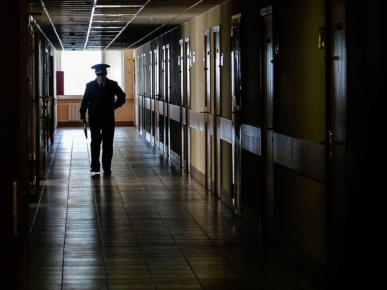 Сбежавшую от насилия в семье из Ингушетии девушку отпустили из полиции в Москве
