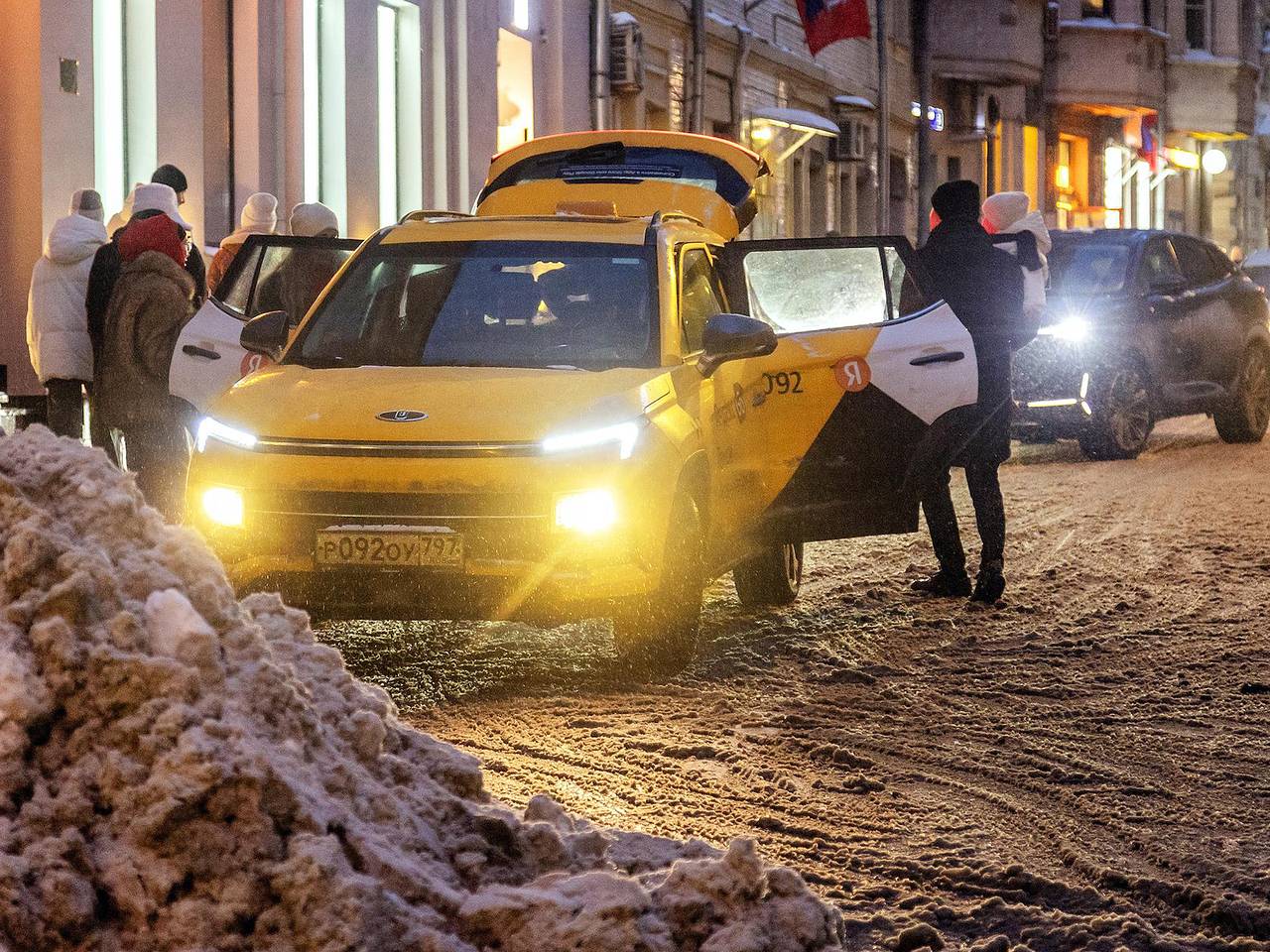 В &laquo;Яндекс Go&raquo; рассказали о работе такси во время снегопадов в Москве