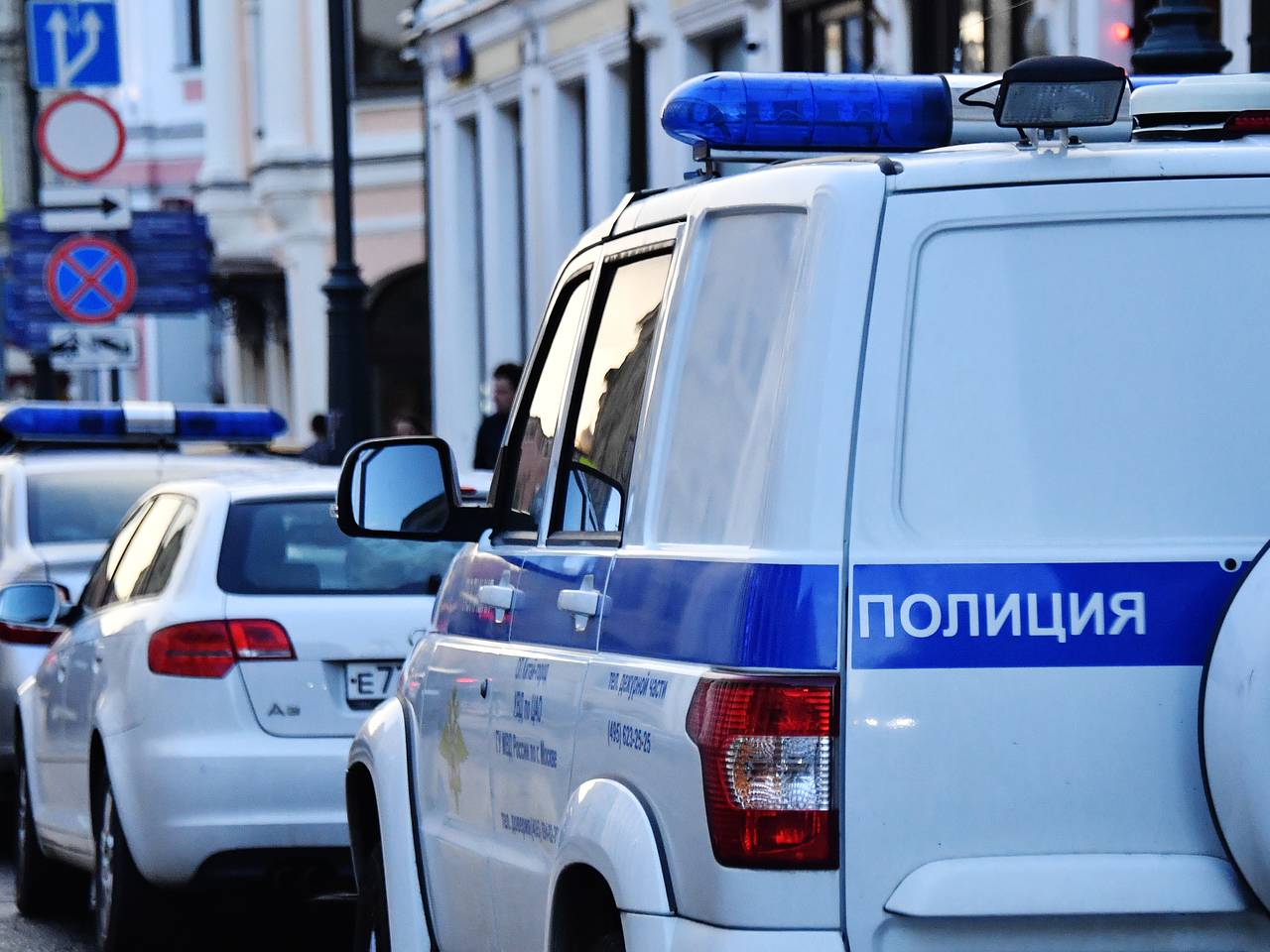 Российский подросток поджог дорогостоящий автомобиль возле отдела полиции