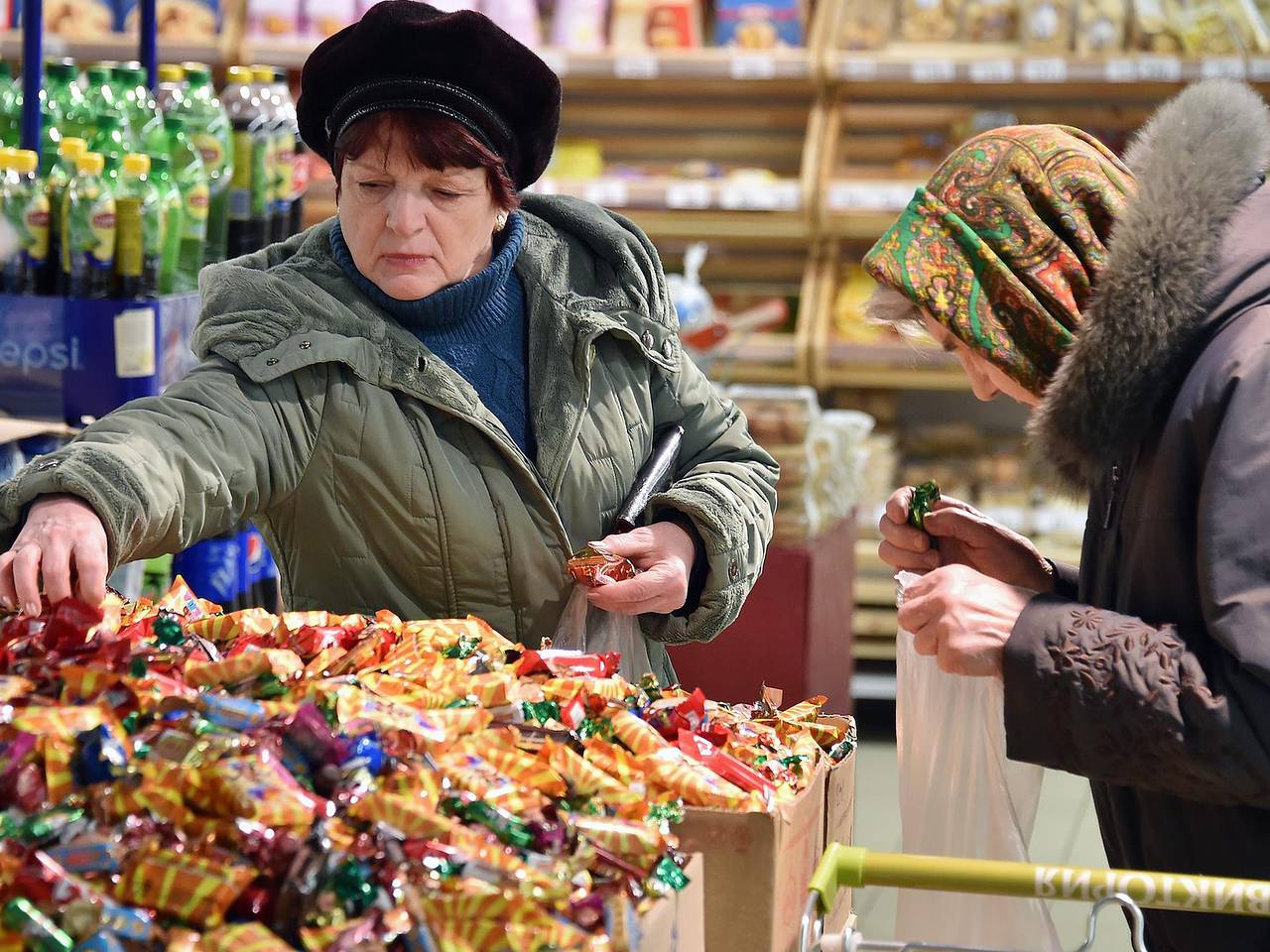 Россияне назвали любимые &laquo;запретные&raquo; продукты