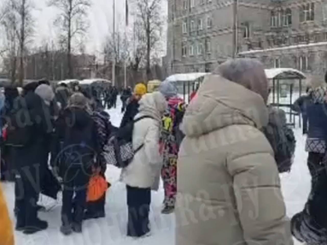 В Петербурге эвакуировали лицей