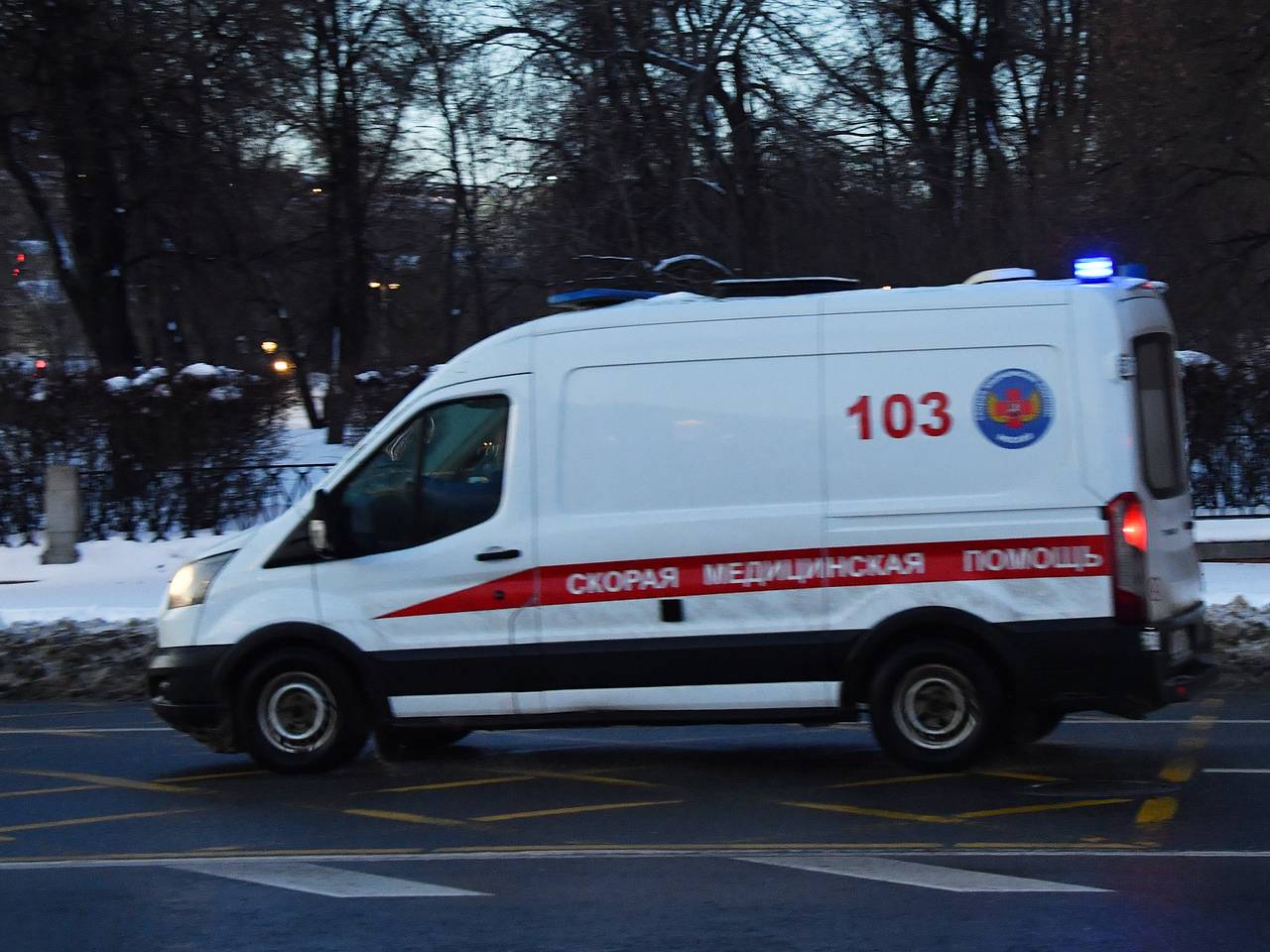 В Санкт-Петербурге с 20-го этажа жилого дома выпала школьница