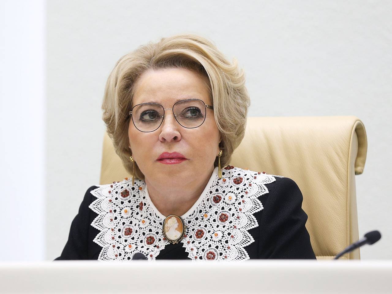 Матвиенко встревожили действия российских подростков