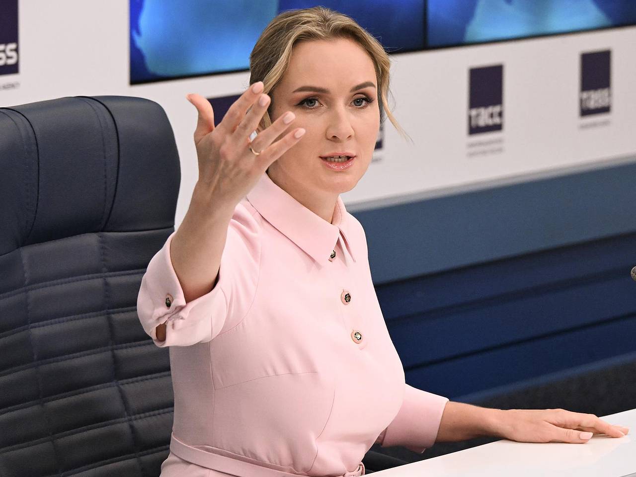 Россия вернула Украине пятерых детей