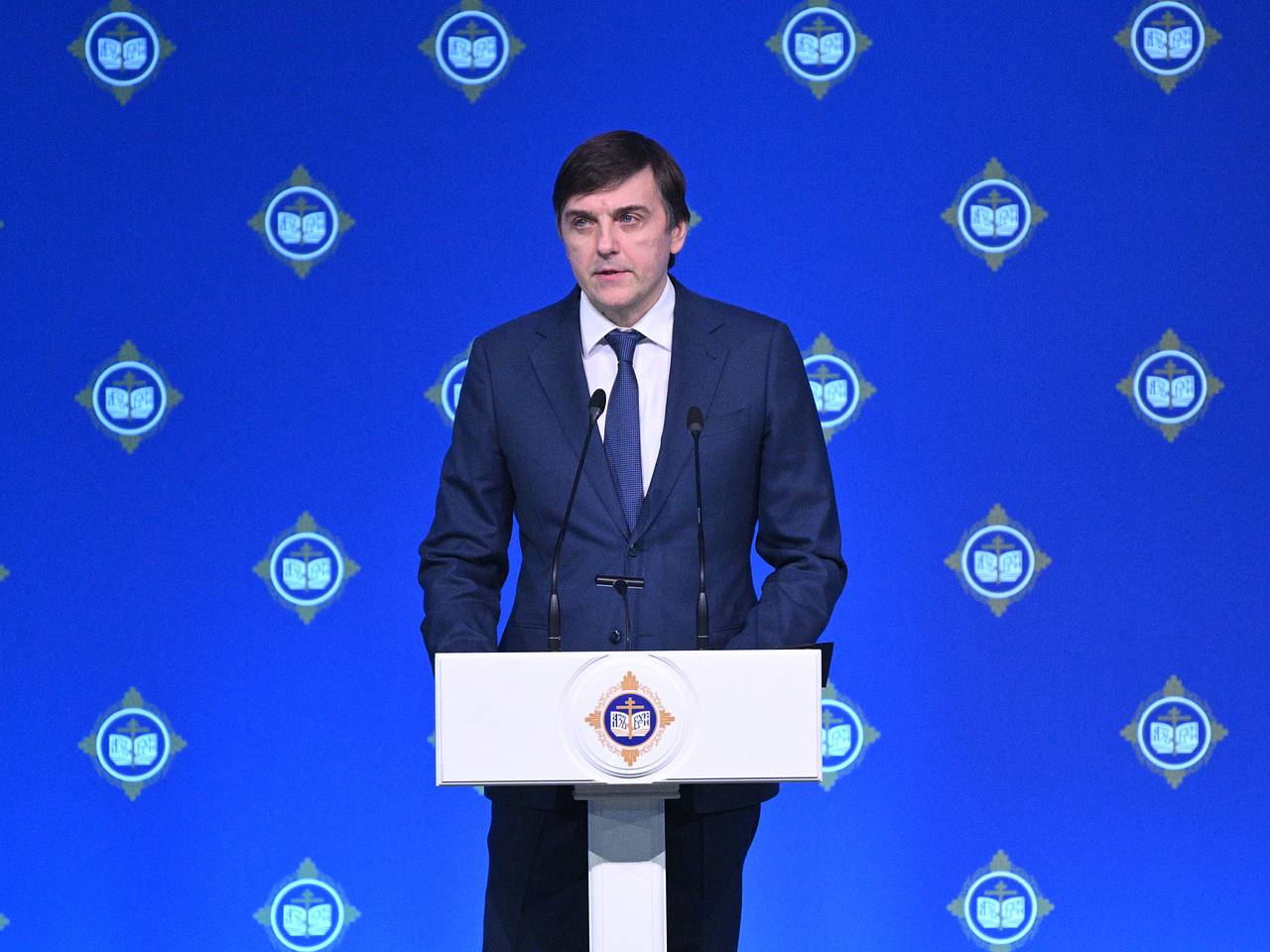 Глава Минпросвещения России прокомментировал три нападения на школы за два дня