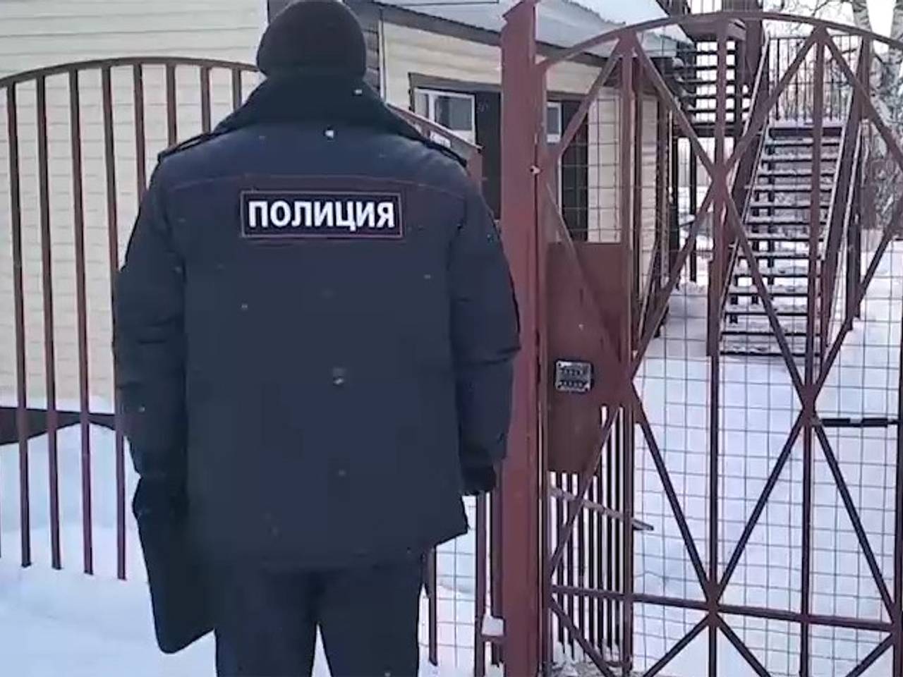 Выбившая нож из руки напавшего на детсад мужчины россиянка дала ему обещание