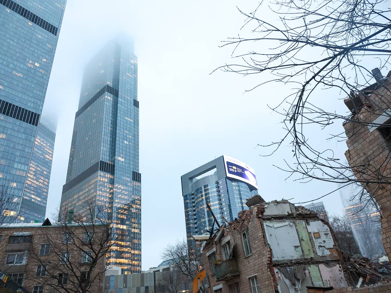 Неизвестные пригрозили взорвать одну из башен «Москва-Сити»