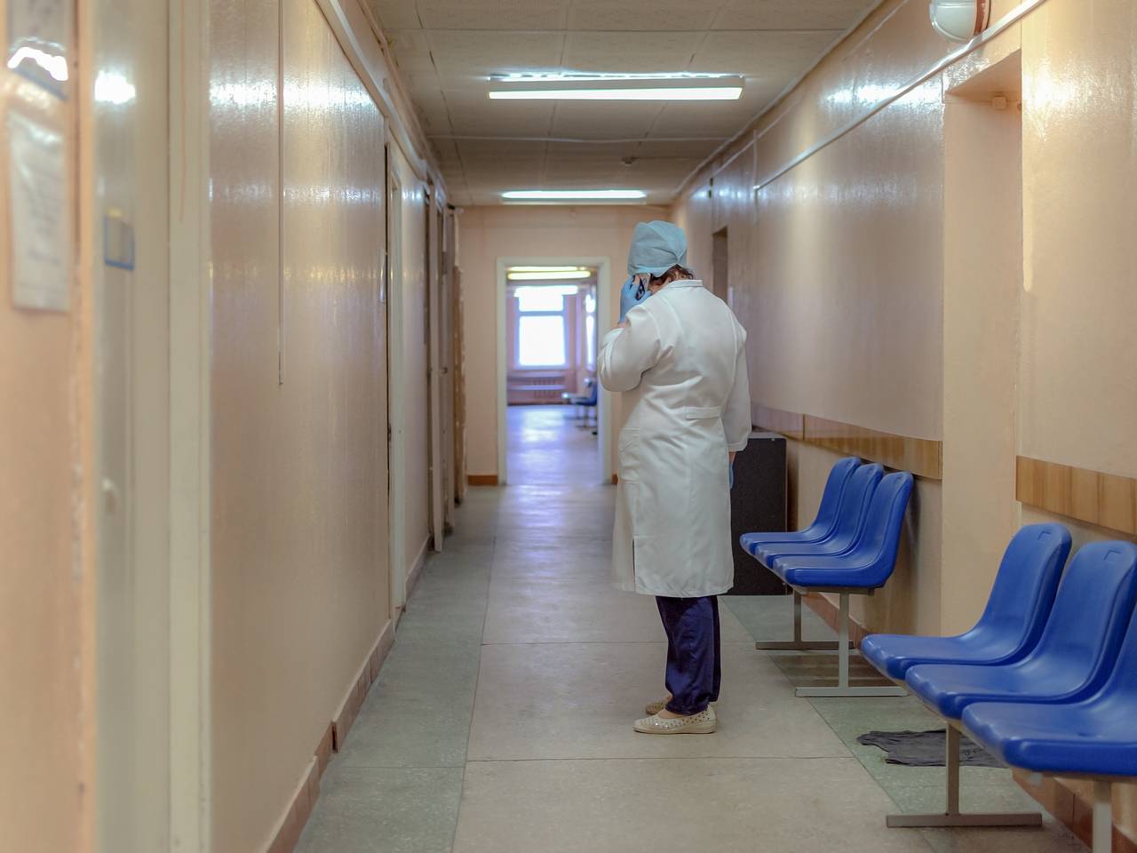 В российском городе мужчина попал в больницу из-за 30-сантиметрового дилдо