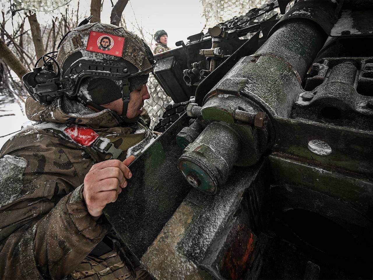 Военкор сообщил об уничтожении в зоне СВО танка Abrams в модификации &laquo;царь-мангал&raquo;