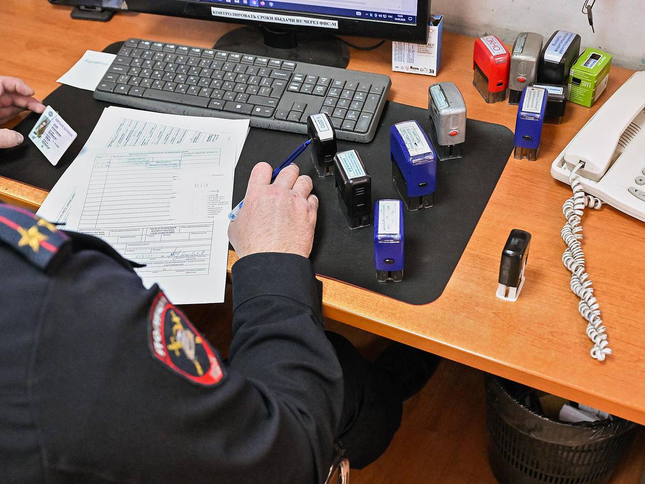 Лидер ЛДПР Слуцкий предложили запретить неплательщикам алиментов регистрировать машины