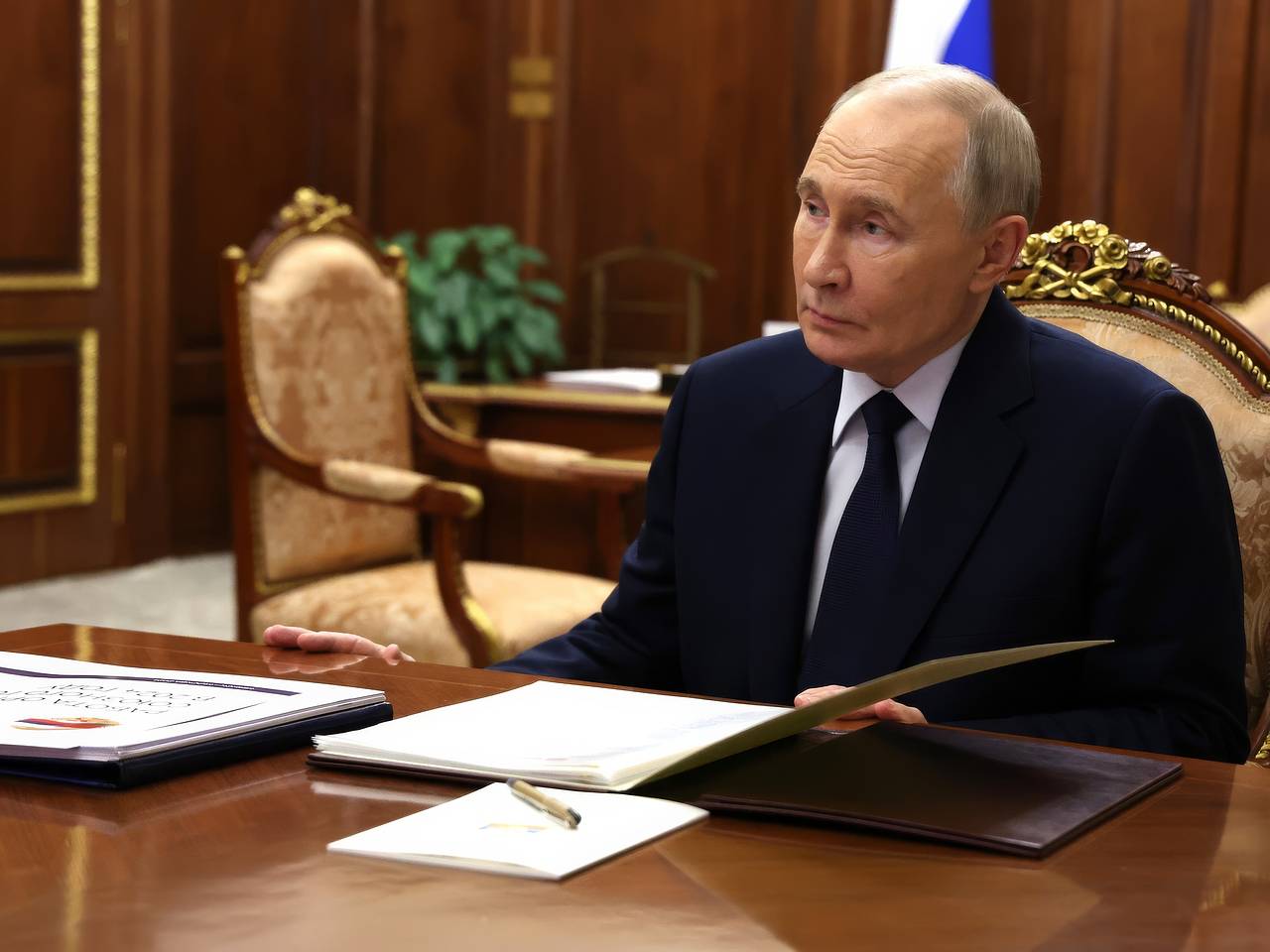 Путин поговорил с Трампом по телефону