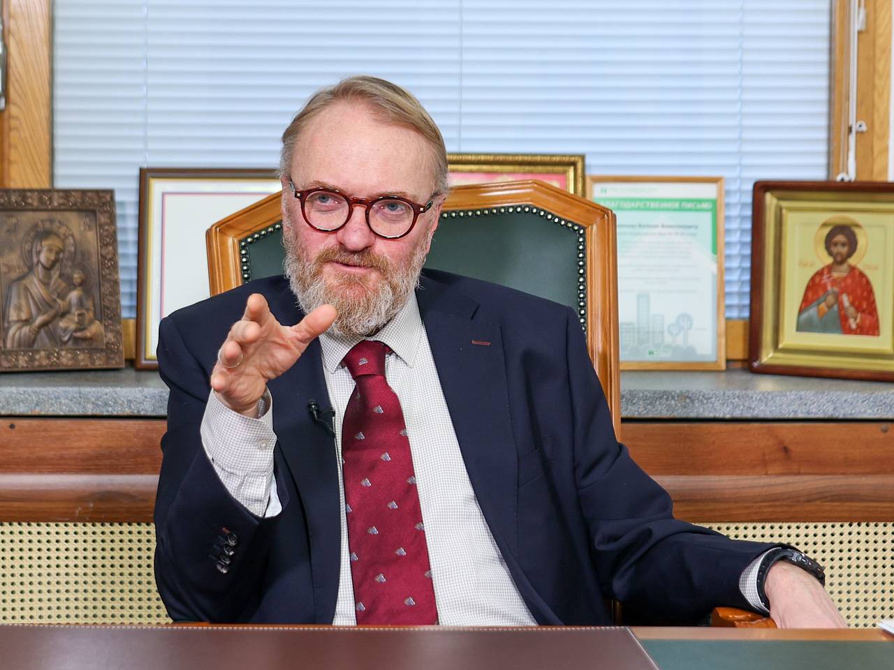 Милонов предложил дарить беременность на 8 Марта