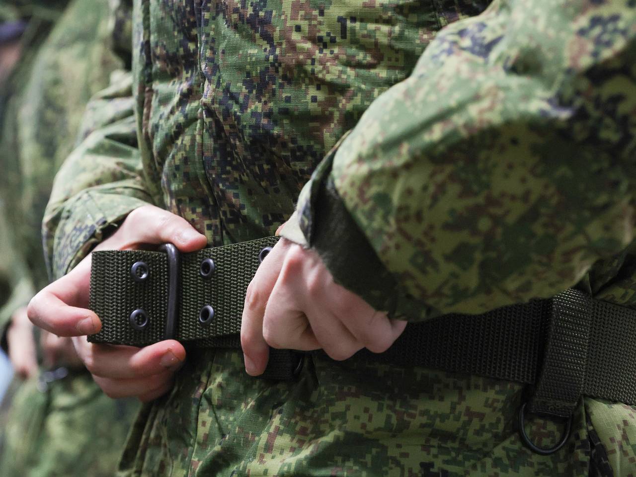 Российские военкоматы частично изменили правила явки для призывников