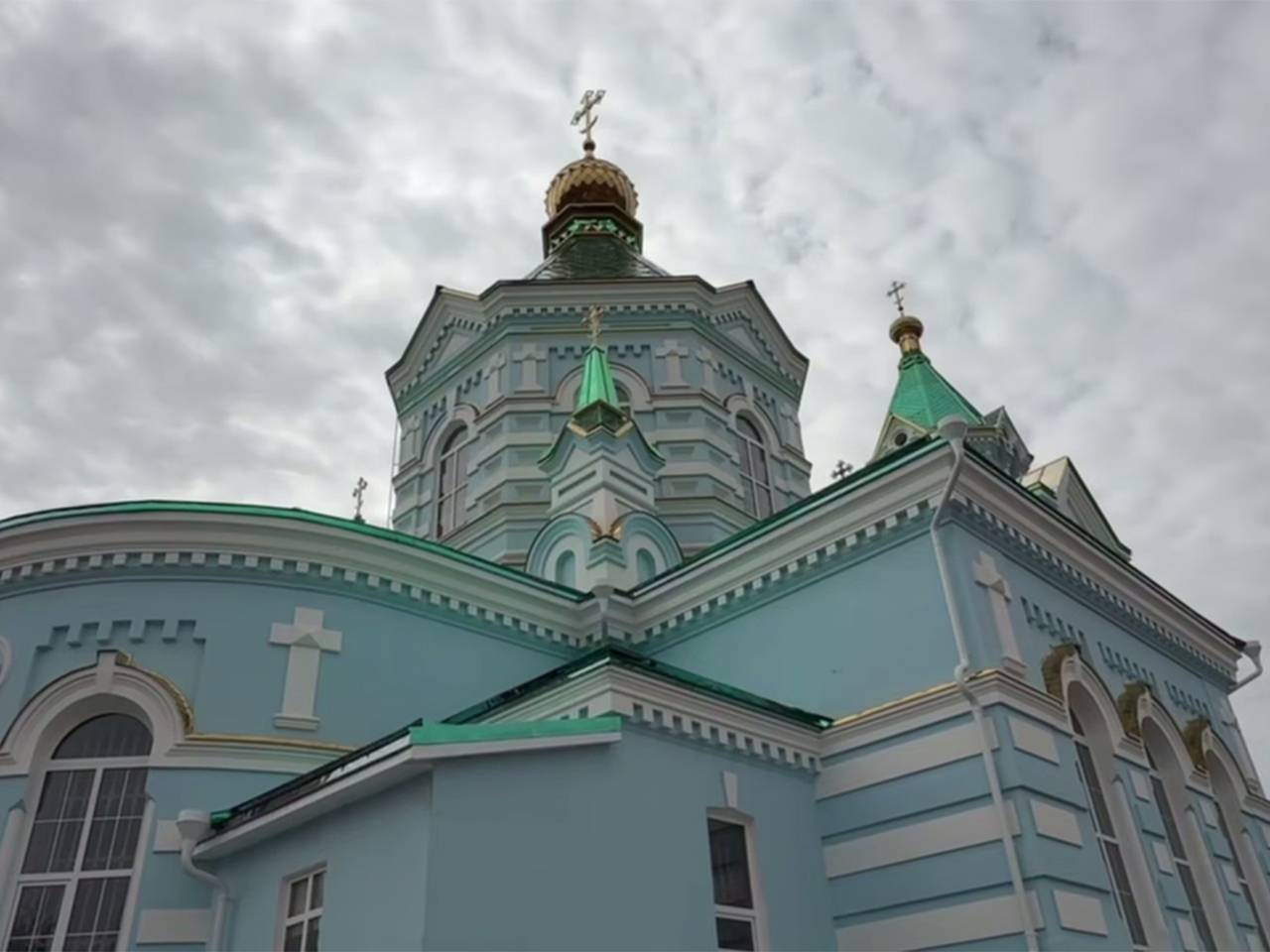 В Стаханове реконструируют Свято-Николаевский собор