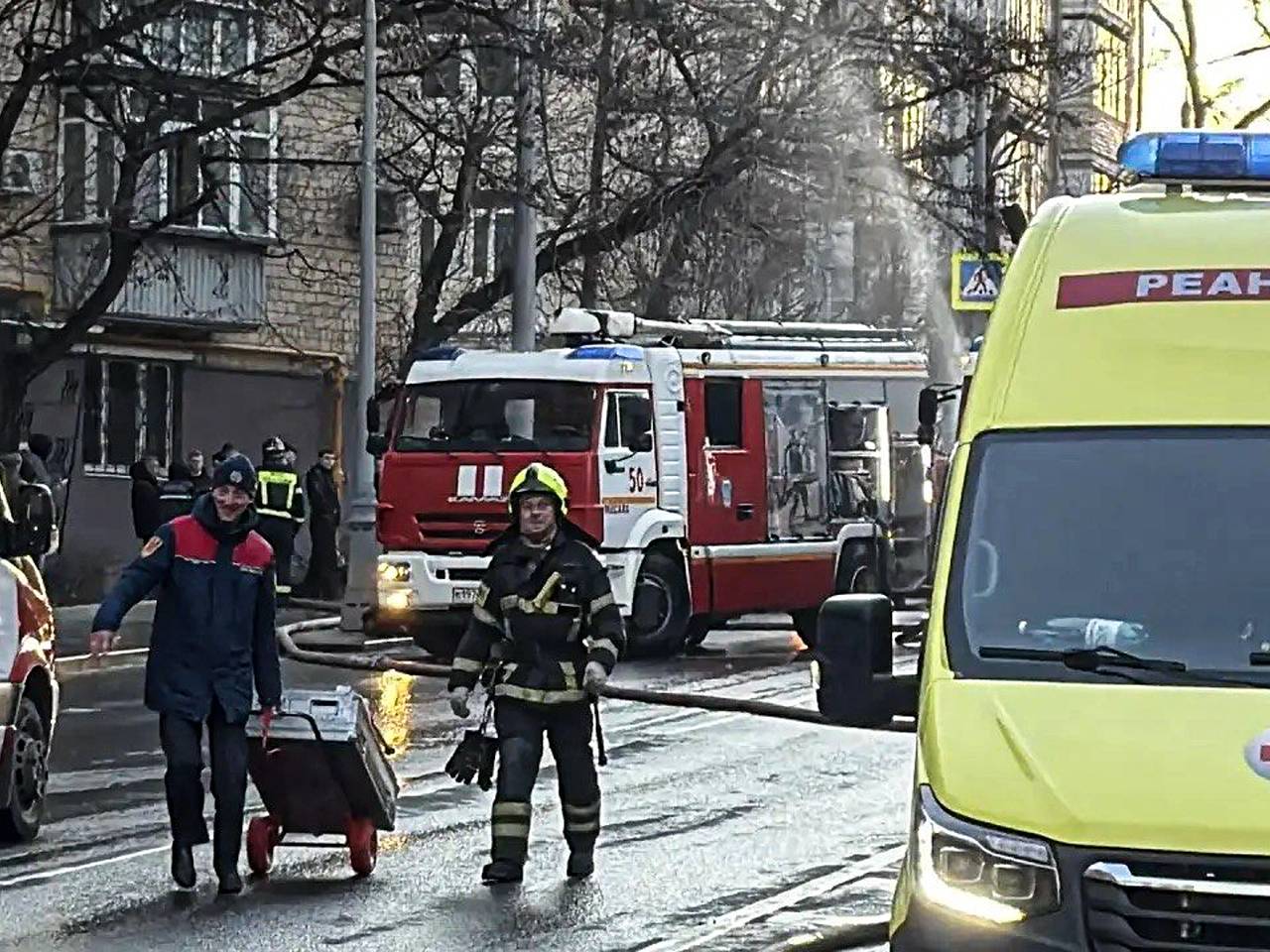 Число жертв пожара в многоэтажке в центре Москвы снова выросло
