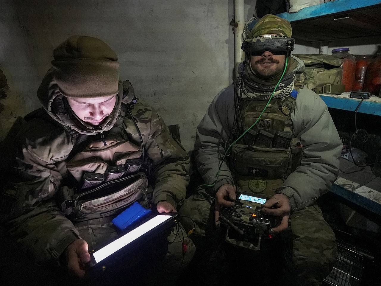 Власти заявили о сотнях пытавшихся атаковать российский регион БПЛА