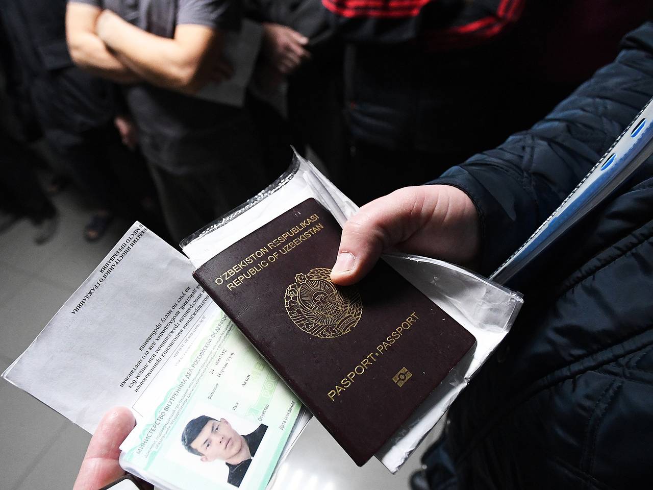 В российском регионе запретили мигрантам работать в некоторых сферах
