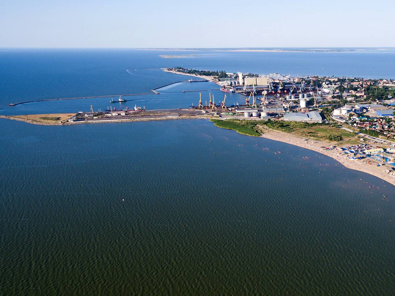 Обломки украинского БПЛА рухнули возле российского морского порта