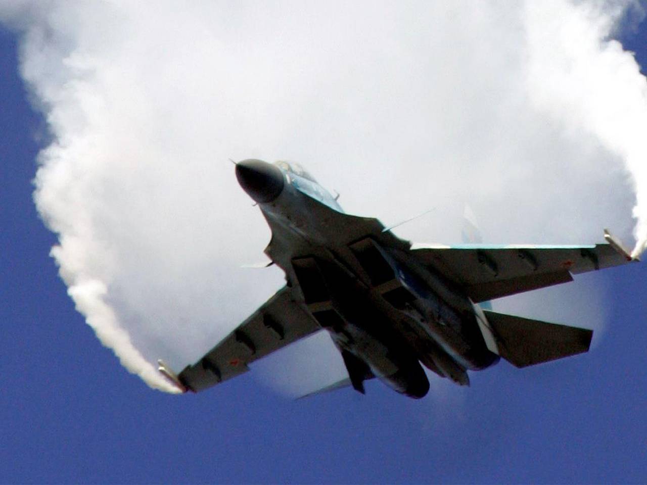 Появились подробности полета потерпевшего крушение в Крыму самолета Су-30