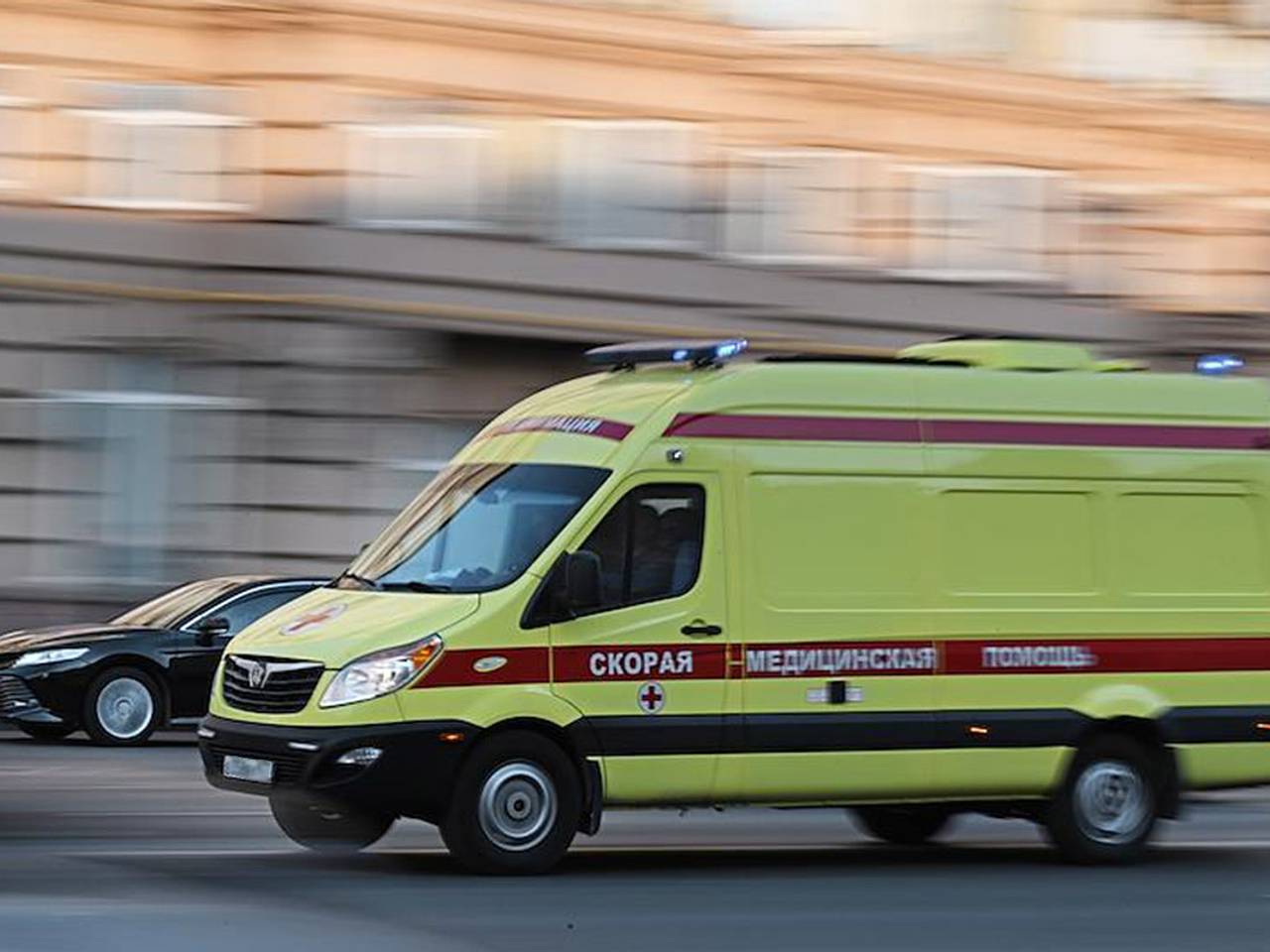 Россиянка пыталась спастись от побоев и выпрыгнула с четвертого этажа