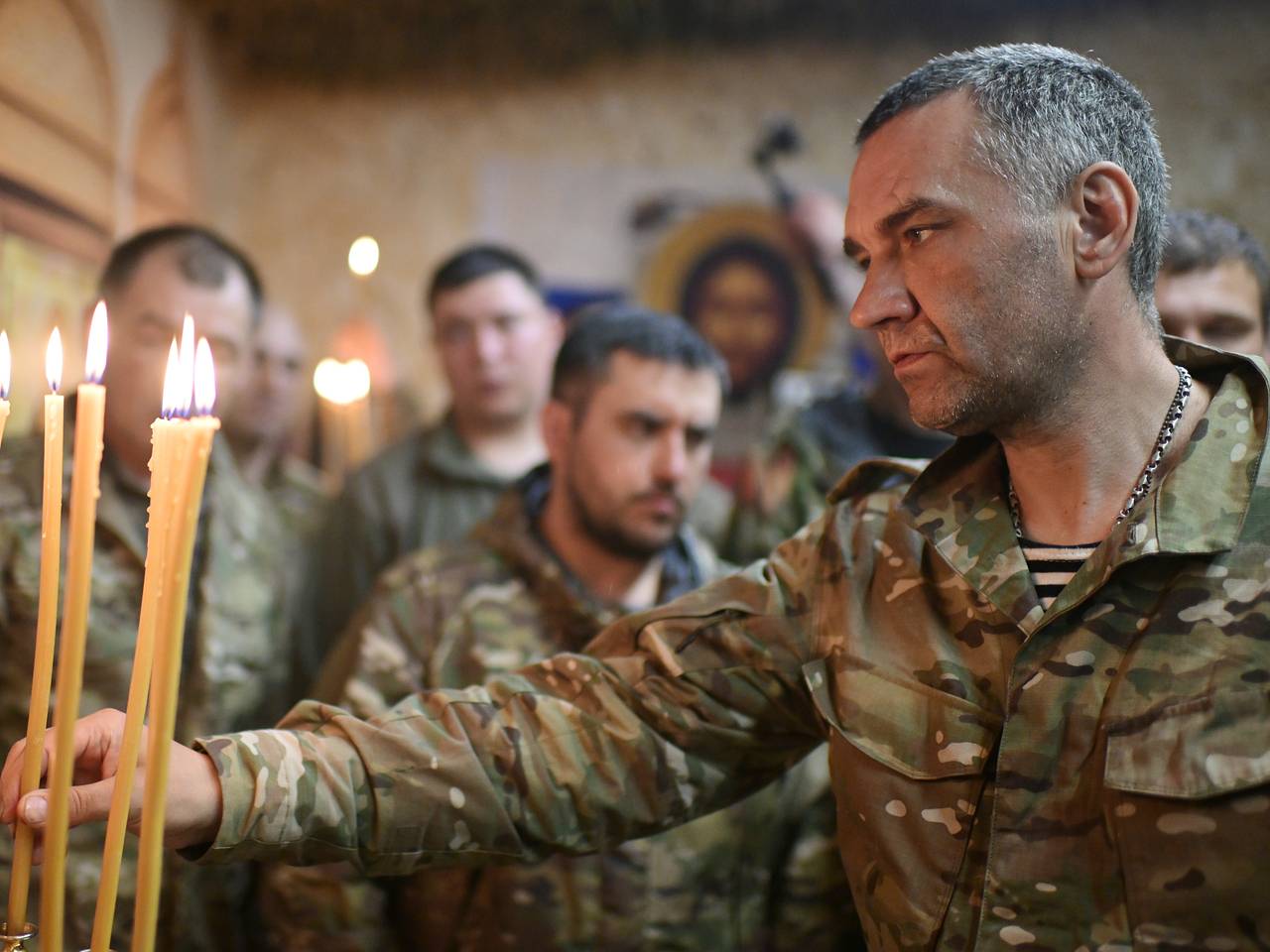 Благодатный огонь доставили в зону спецоперации