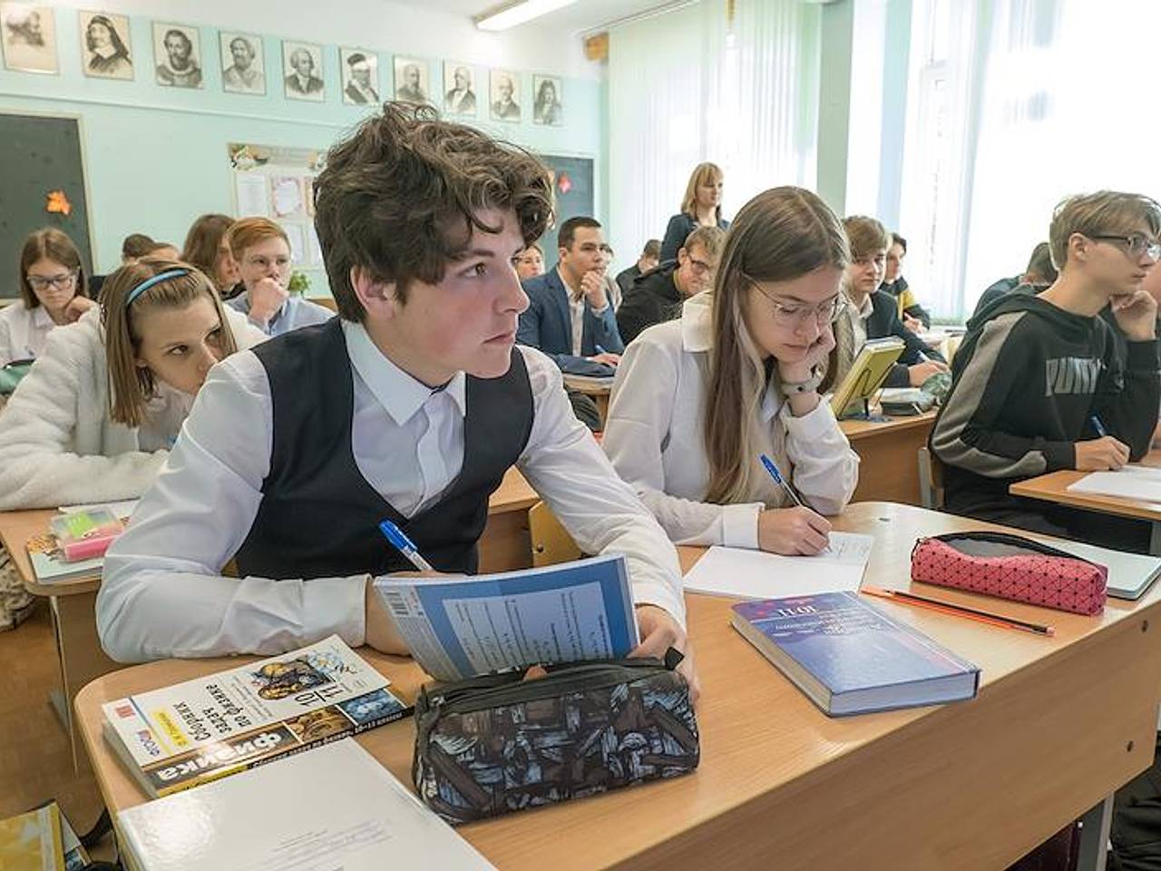 Глава Рособрнадзора прокомментировал введение обязательного экзамена по истории
