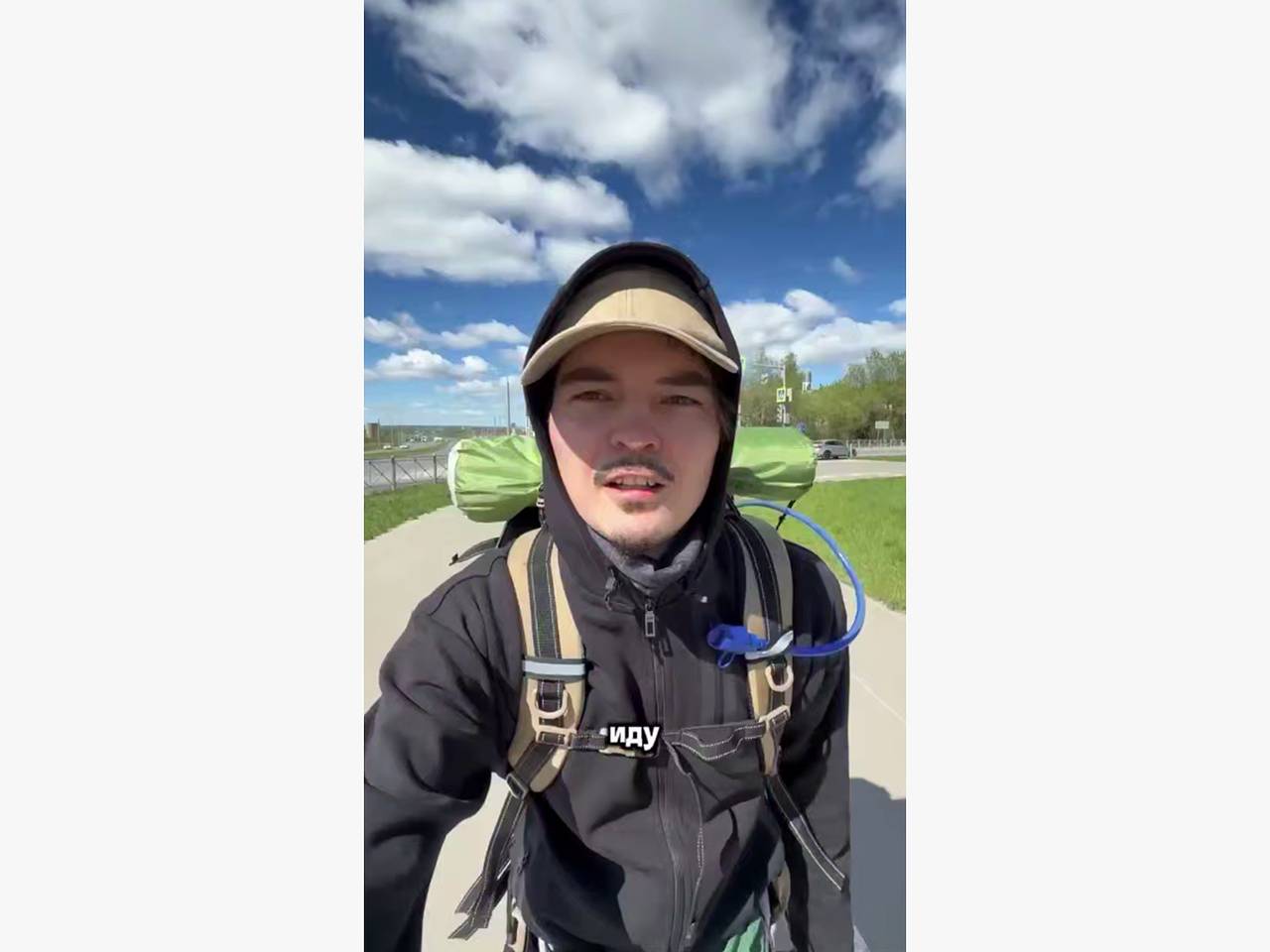 Россиянин отправился пешком до Алматы ради дружбы народов