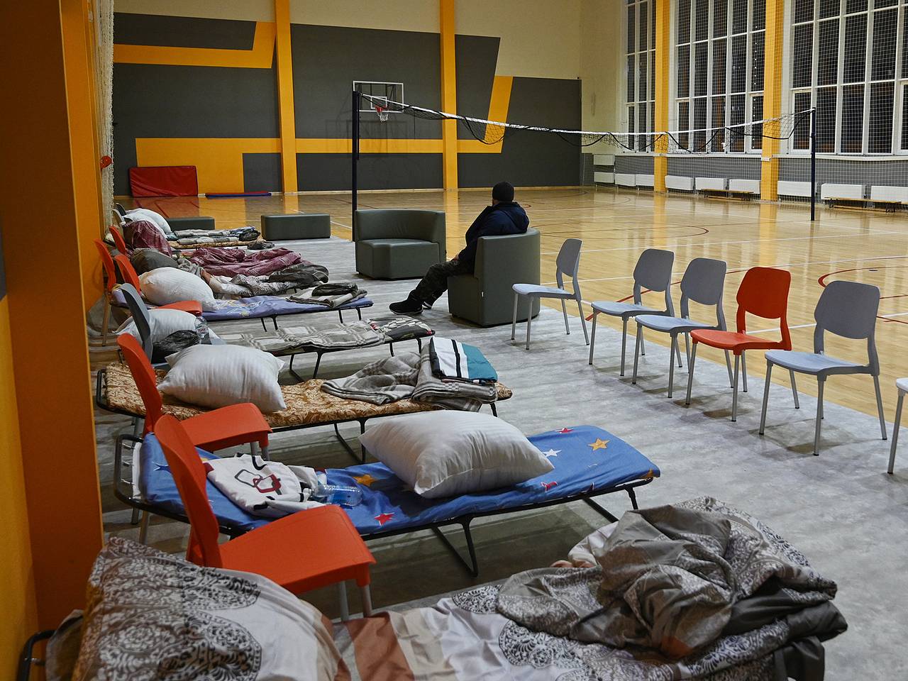 Власти назвали число обратившихся в ПВР россиян после массированной атаки ВСУ