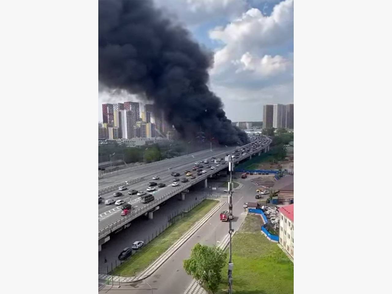 Движение по СВХ в Москве перекрыто в обе стороны из-за пожара