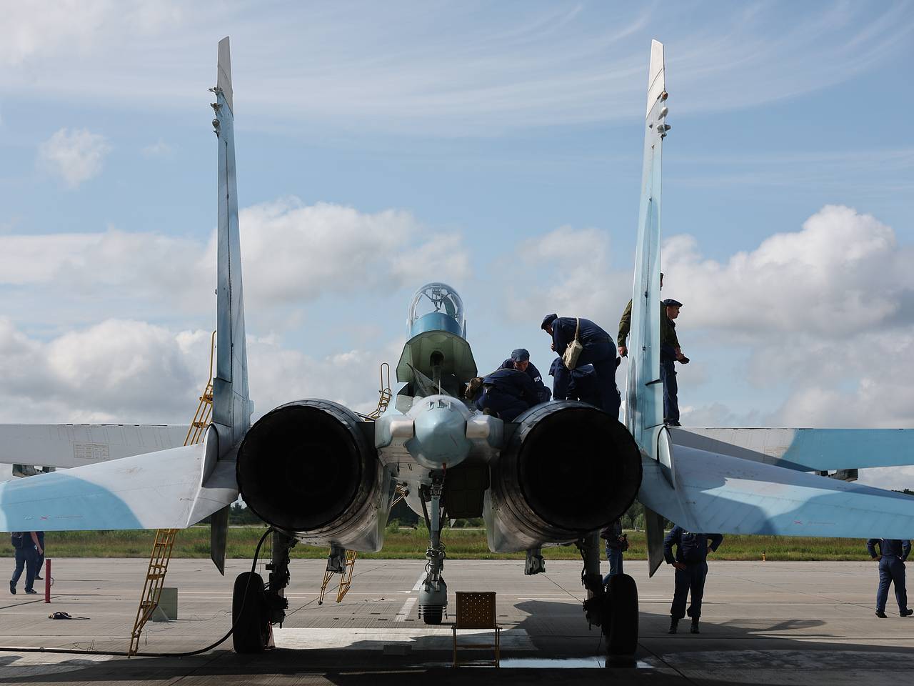 Российский истребитель-бомбардировщик Су-34 уничтожил склад БПЛА на окраине Харькова