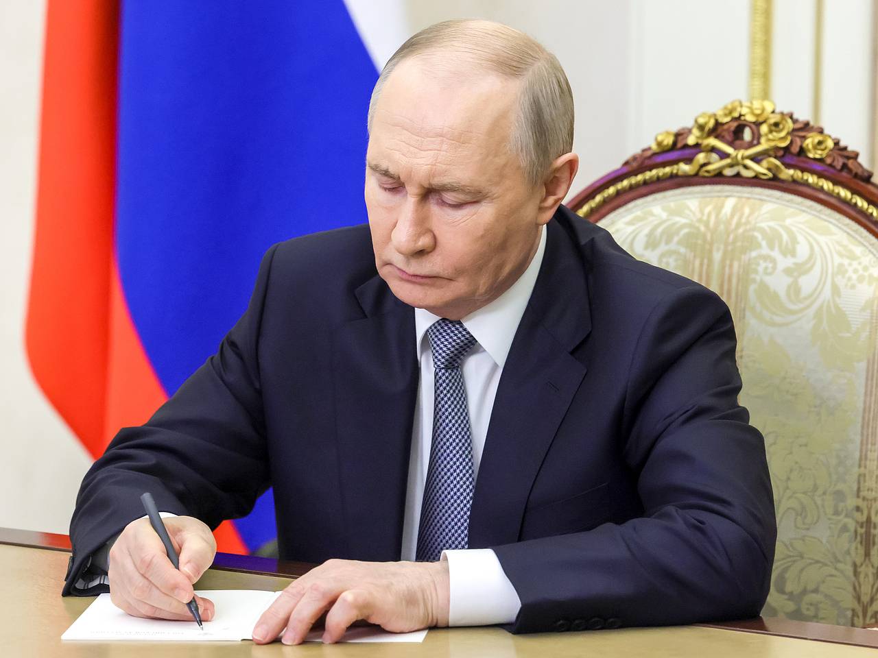 Путин отметил действия двух российских подразделений на СВО