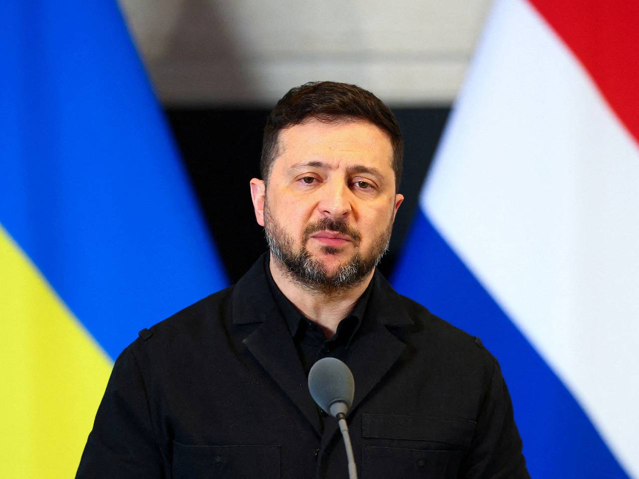 Прилепин оценил шансы Зеленского на победу &laquo;в честных выборах&raquo;