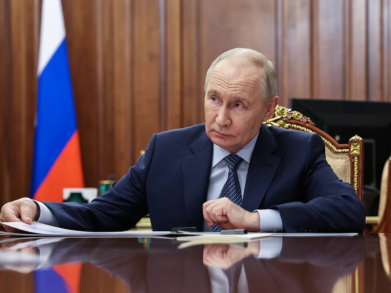 Путина проинформировали о взрыве автомобиля в Балашихе
