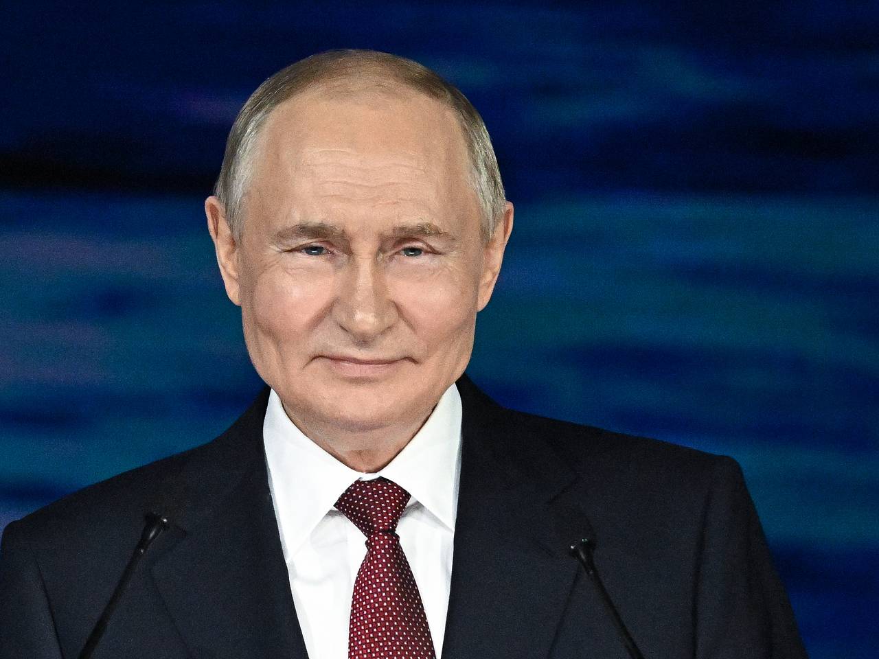 Началось выступление Путина на ПМЭФ