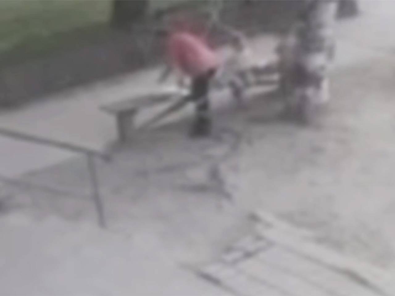 Случайная смерть россиянки на глазах у трехлетнего сына попала на видео