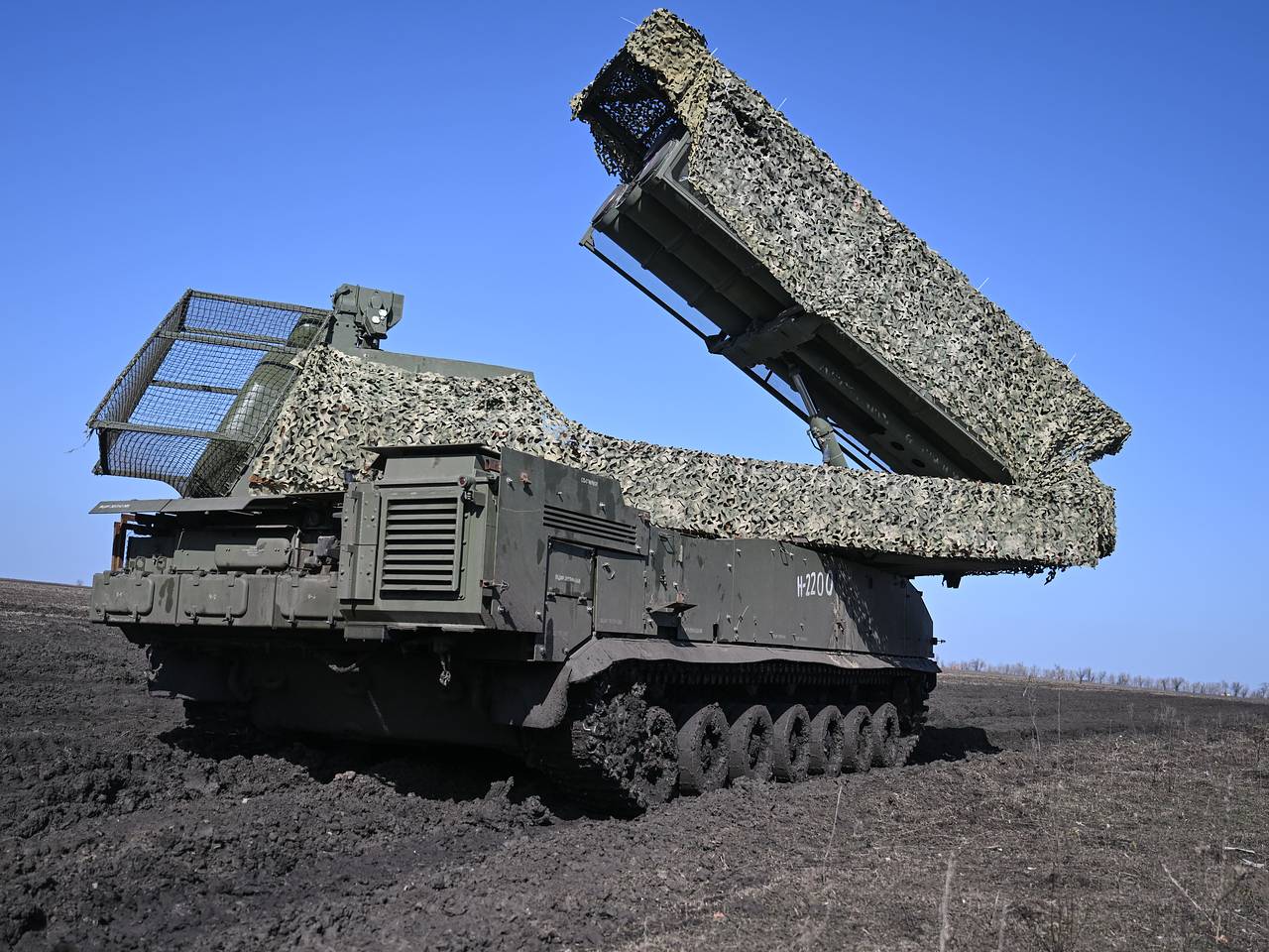 Украинский БПЛА атаковал многоквартирный дом в российском регионе
