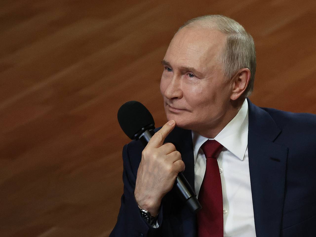Путин обратился к школьникам