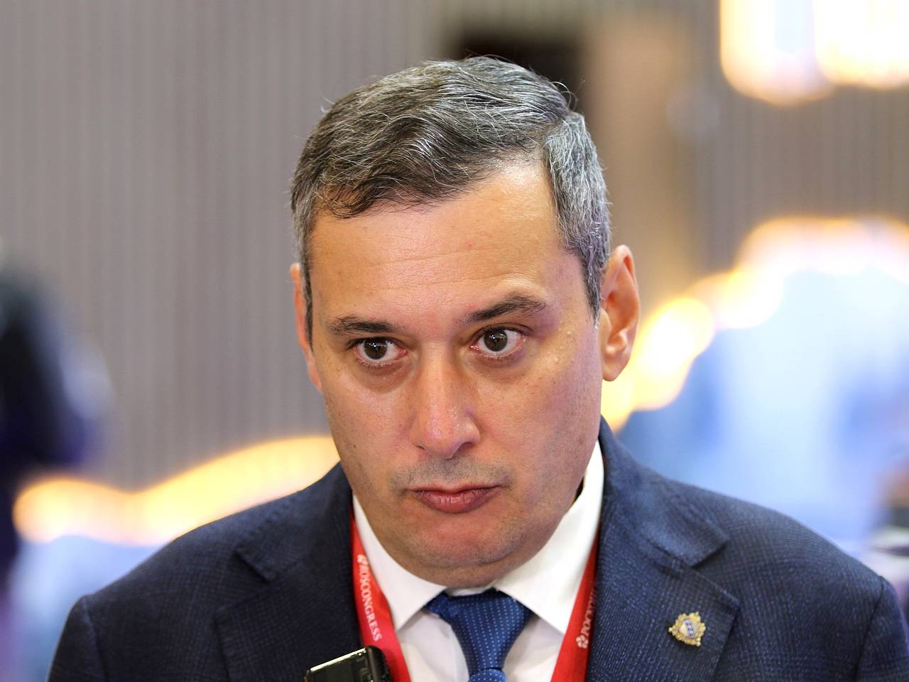 Чиновник из приграничья нагрубил сотруднику во время совещания с российским губернатором