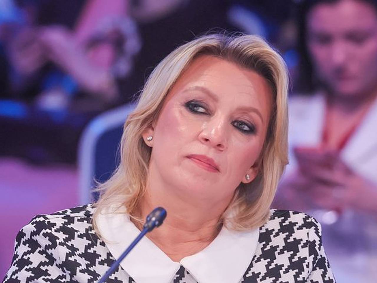 Захарова жестко раскритиковала решение Зеленского по русскому языку