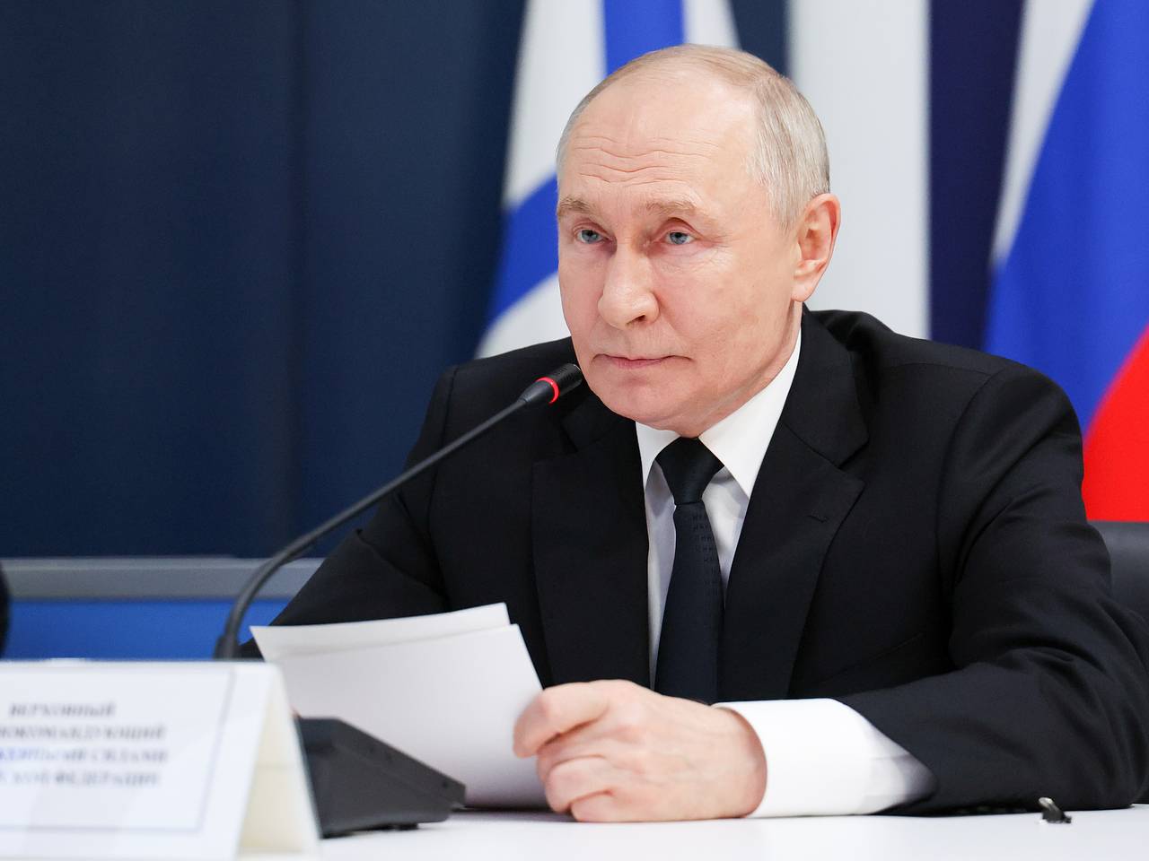 Путин пообещал Западу решительный ответ за действия против торгового флота России