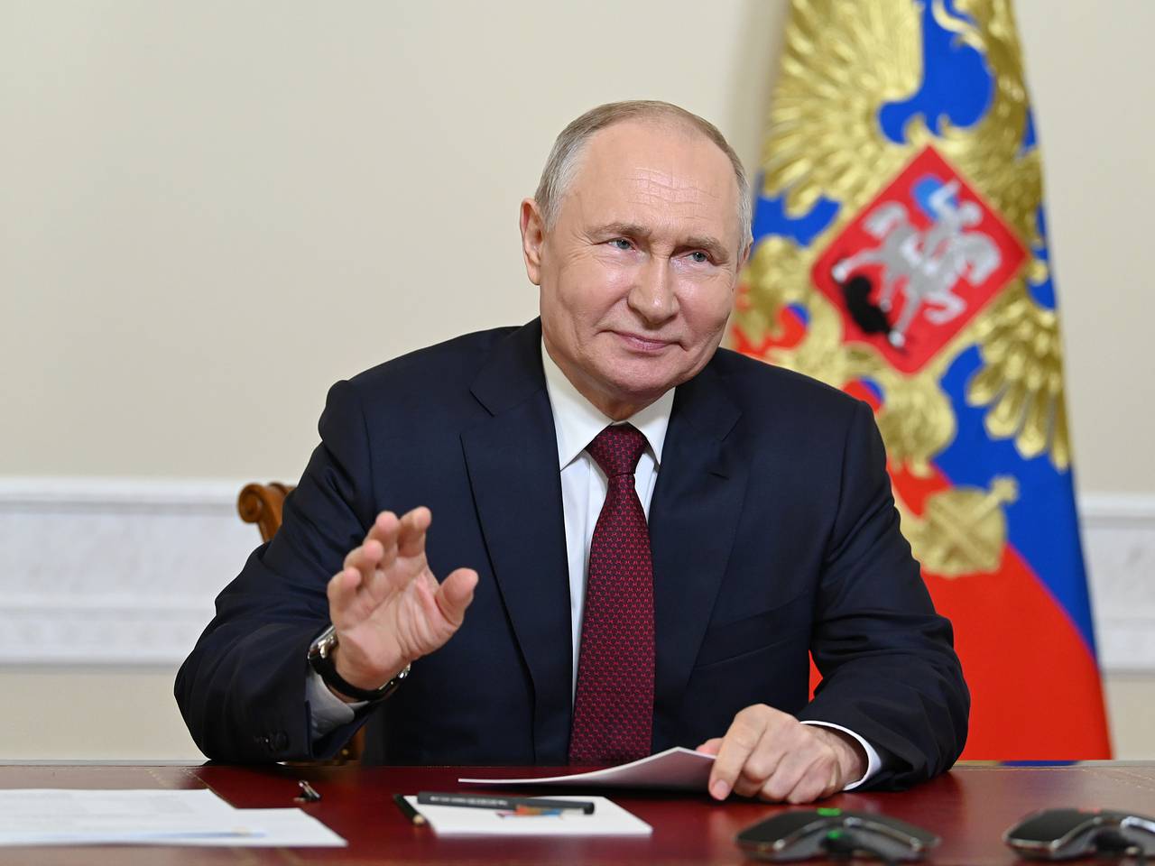 Путин наградил многодетную семью орденом Родительская слава