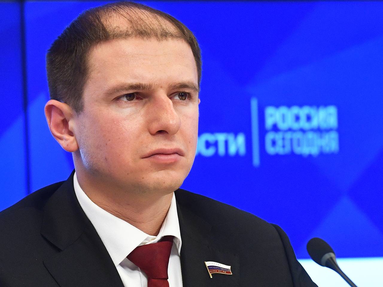 Депутат Михаил Романов выразил соболезнования в связи со смертью Виктора Миненко