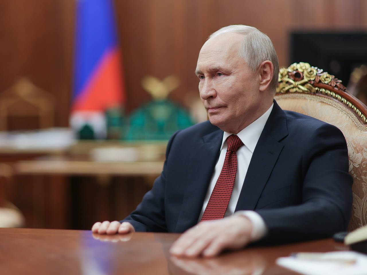 Путину показали видео из перешедшей под контроль России Константиновки
