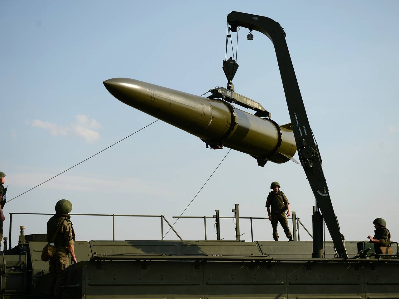 Российские военные поразили объекты в порту Николаев