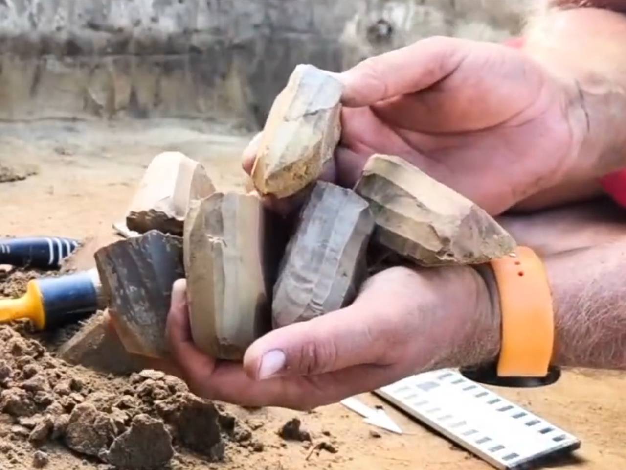 Клад 10000-летней давности нашли на востоке России