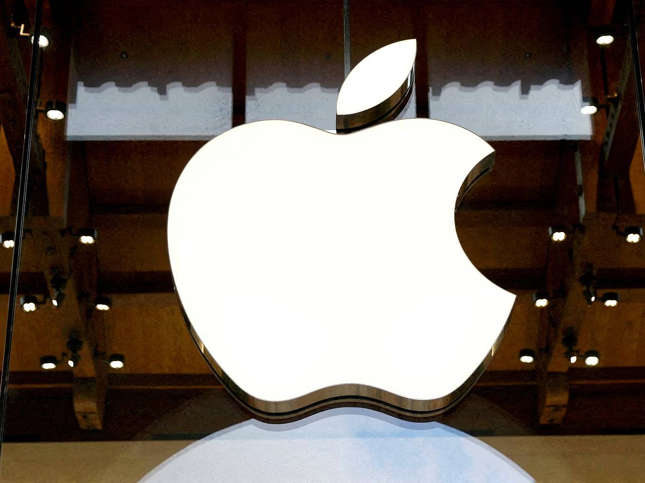 В России прокомментировали решение ФАС возбудить дело против Apple